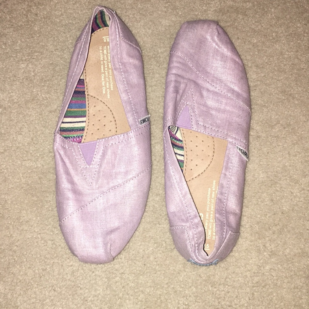 Purple Toms size 8.5 LIKE NEW